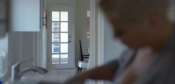  MILF Ryan Keely joins her squirting stepdaughter Kenzie Reeves on bed